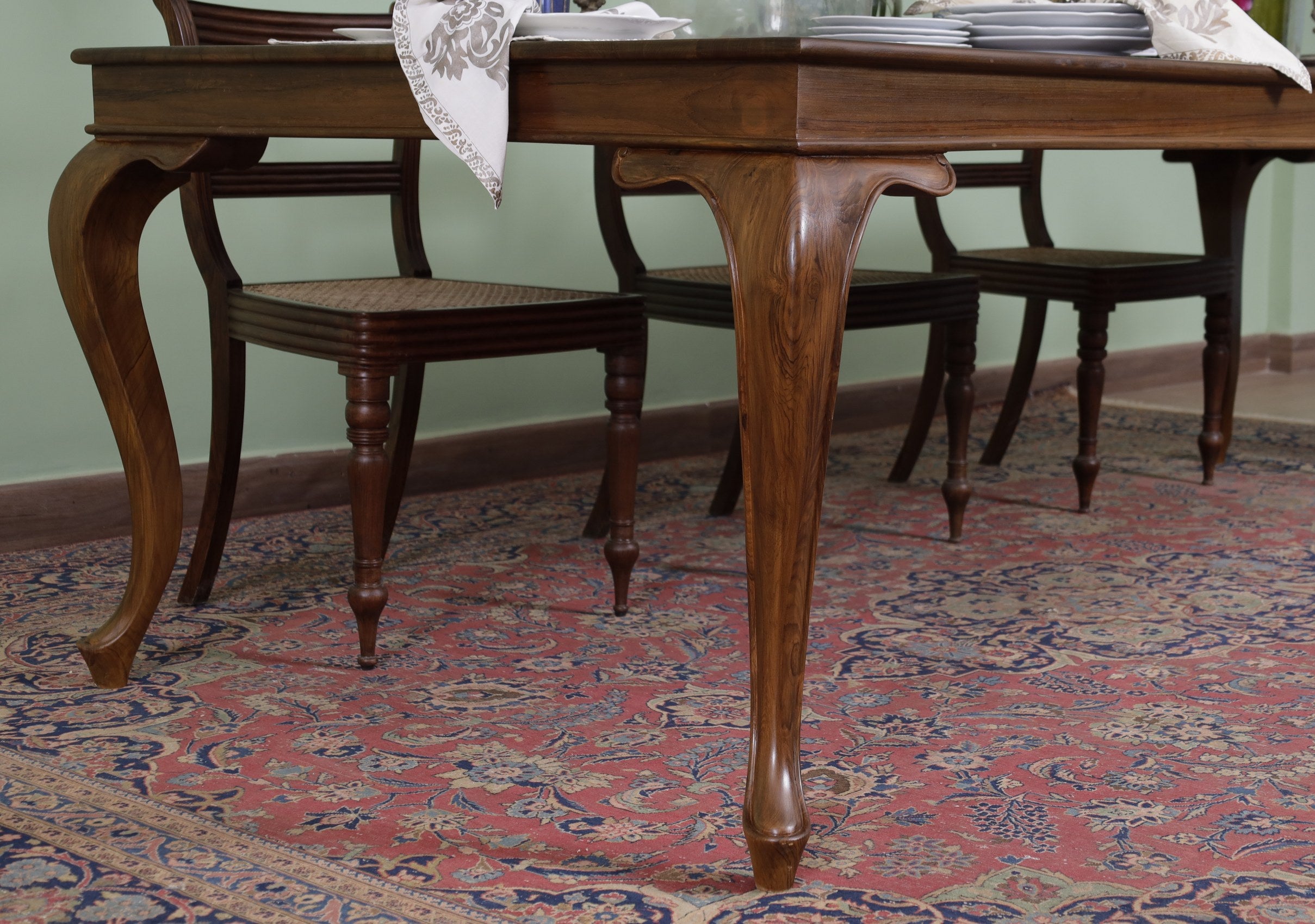 Ludwig Dining Table