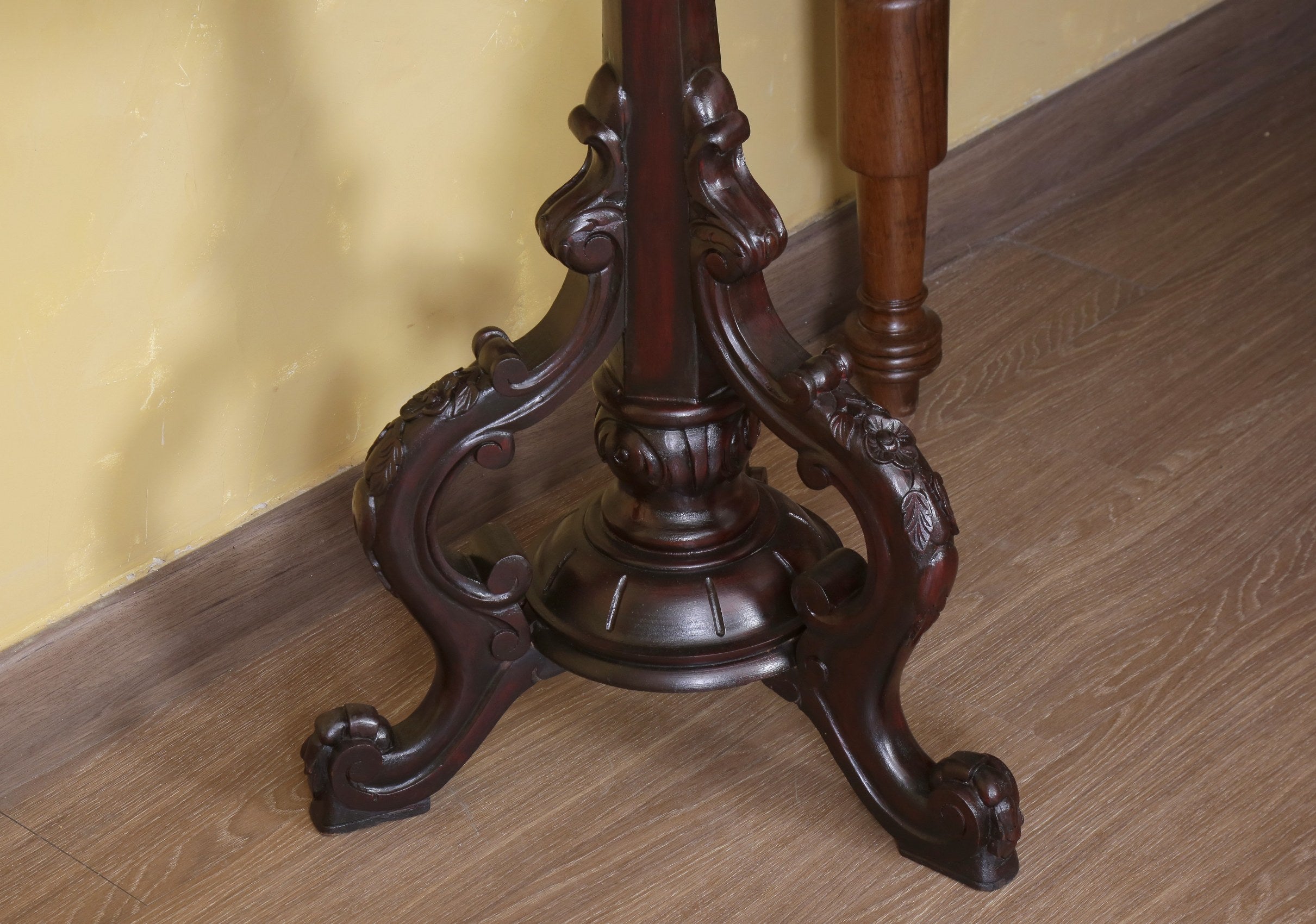 Winthrop Octagonal Table