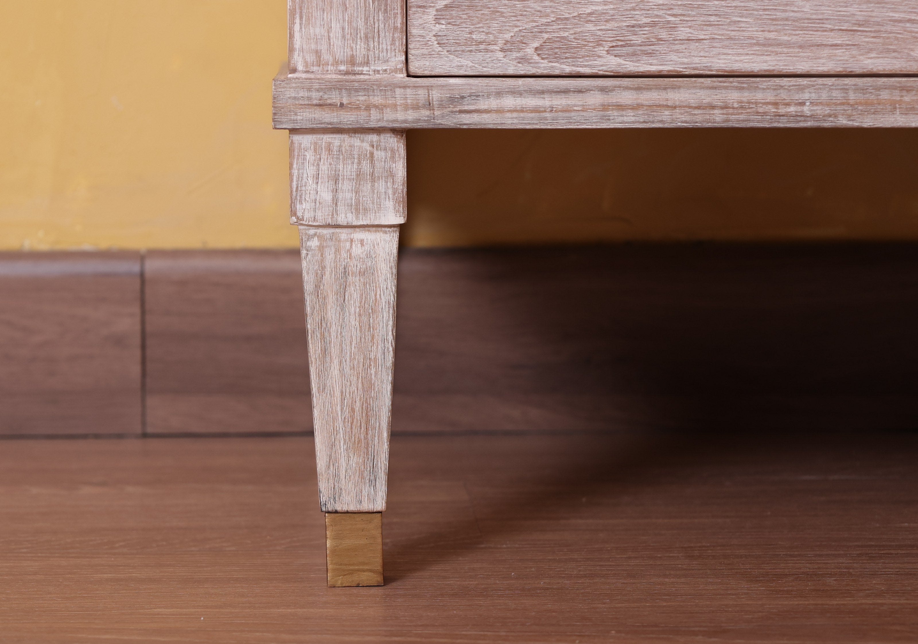 Loghlen Nightstand