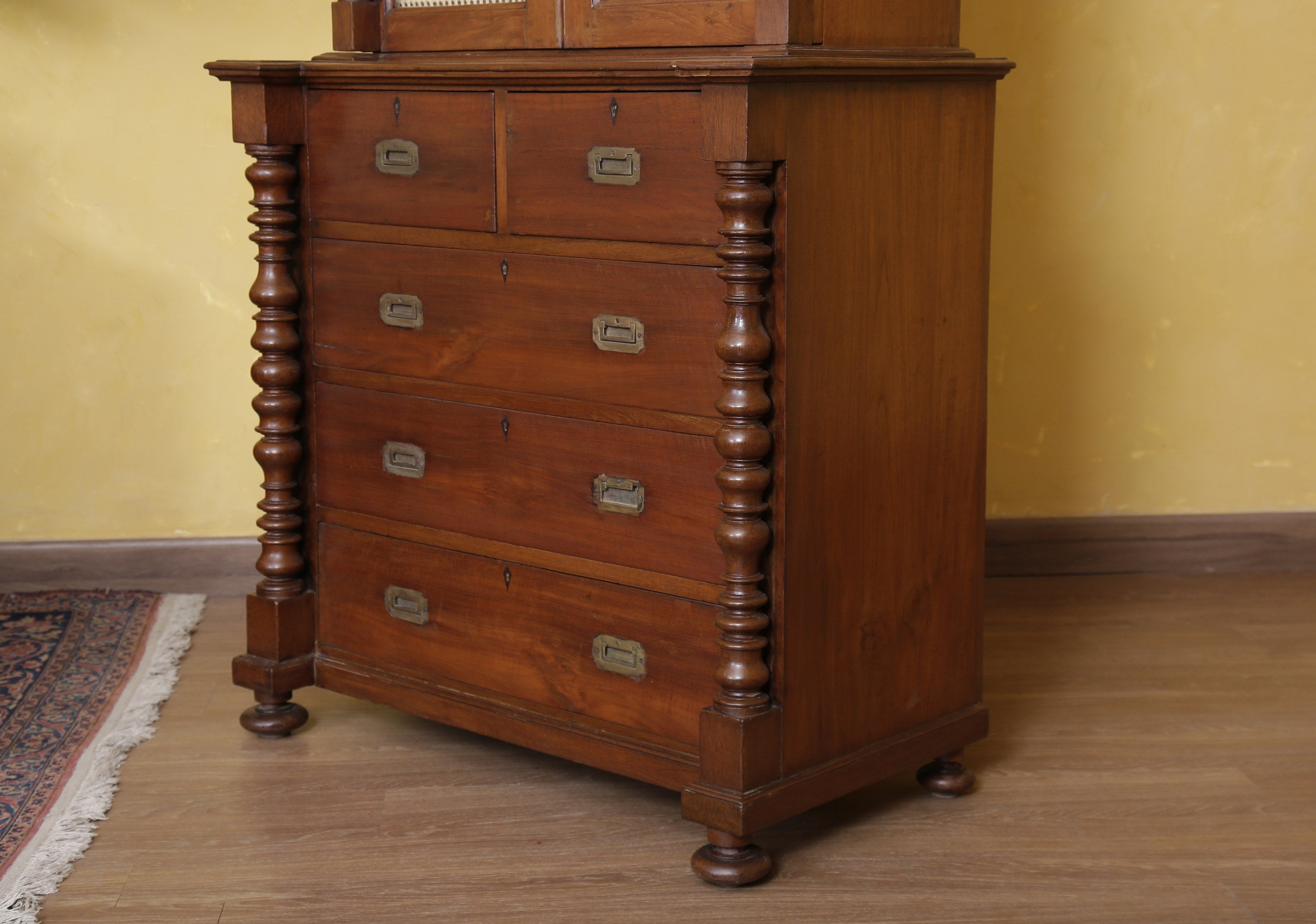 Thorpe Crockery Cabinet