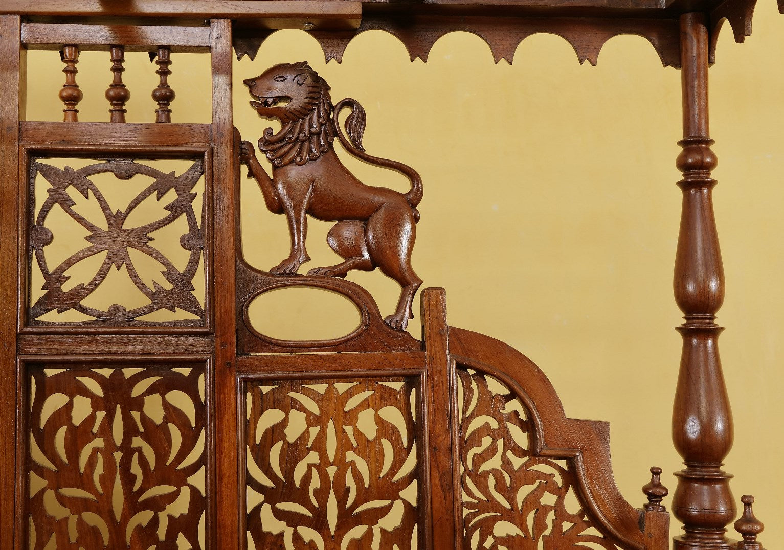 Victor Day Bed