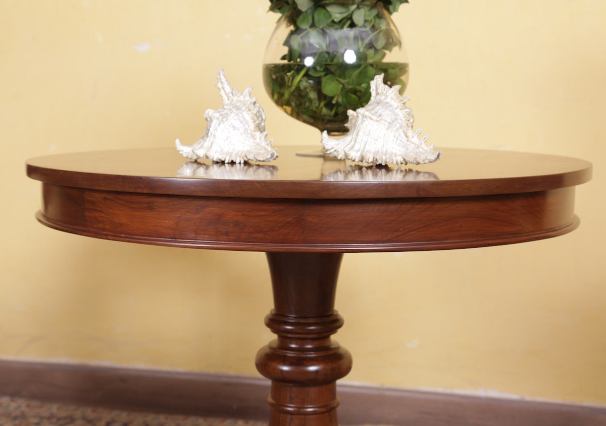 Estrada Table