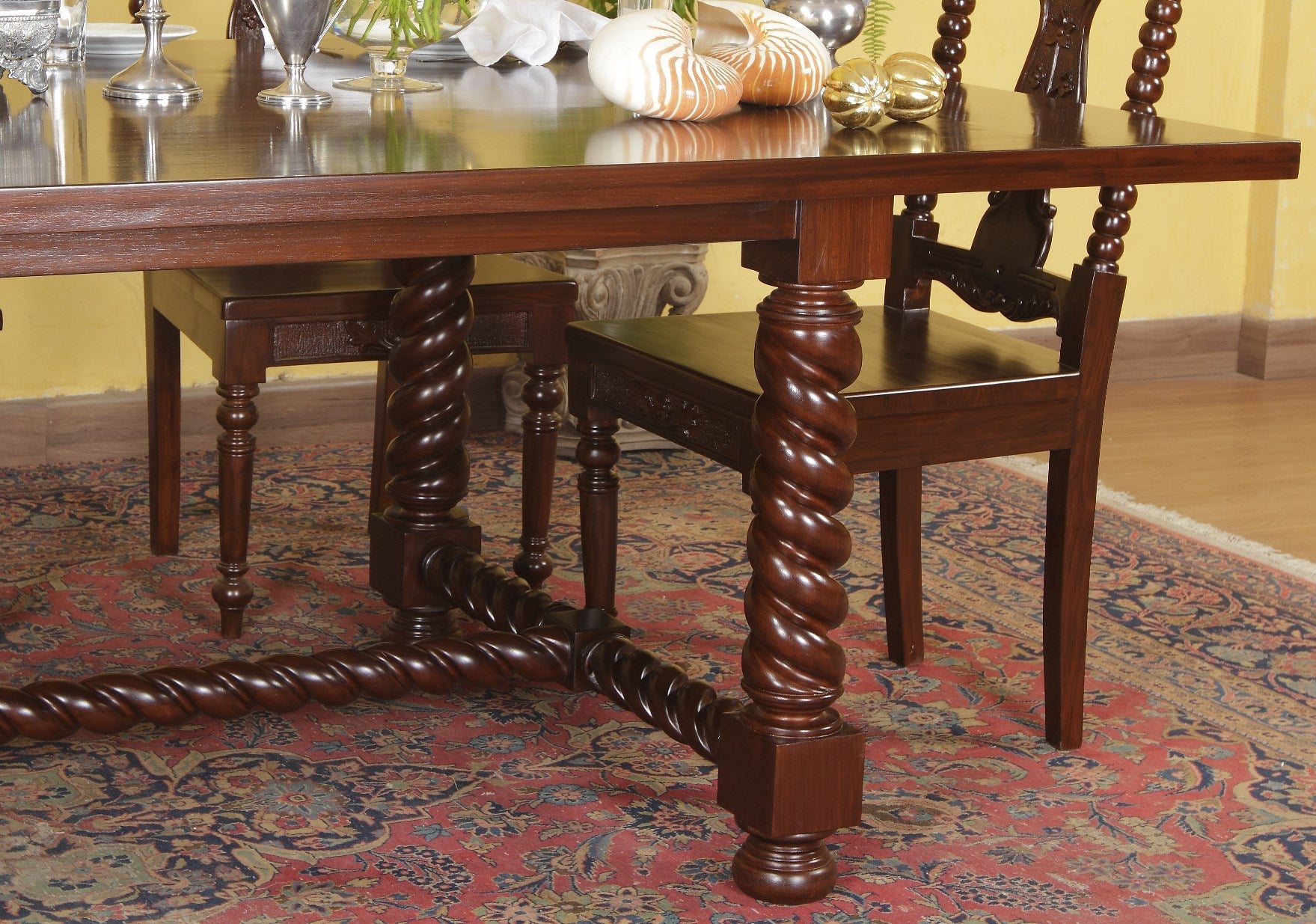 Stubbs Dining Table