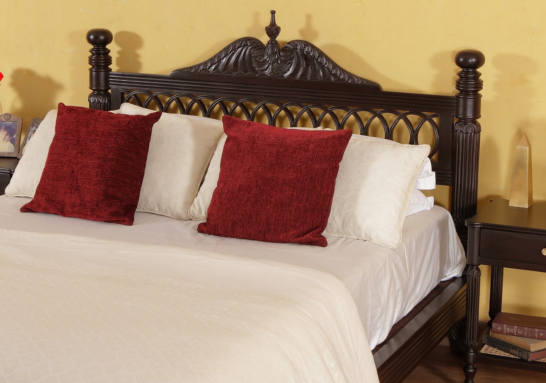 Hastings Bed