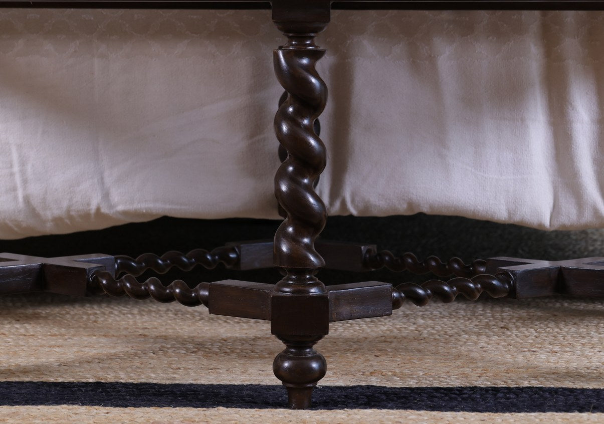 Simon Bench