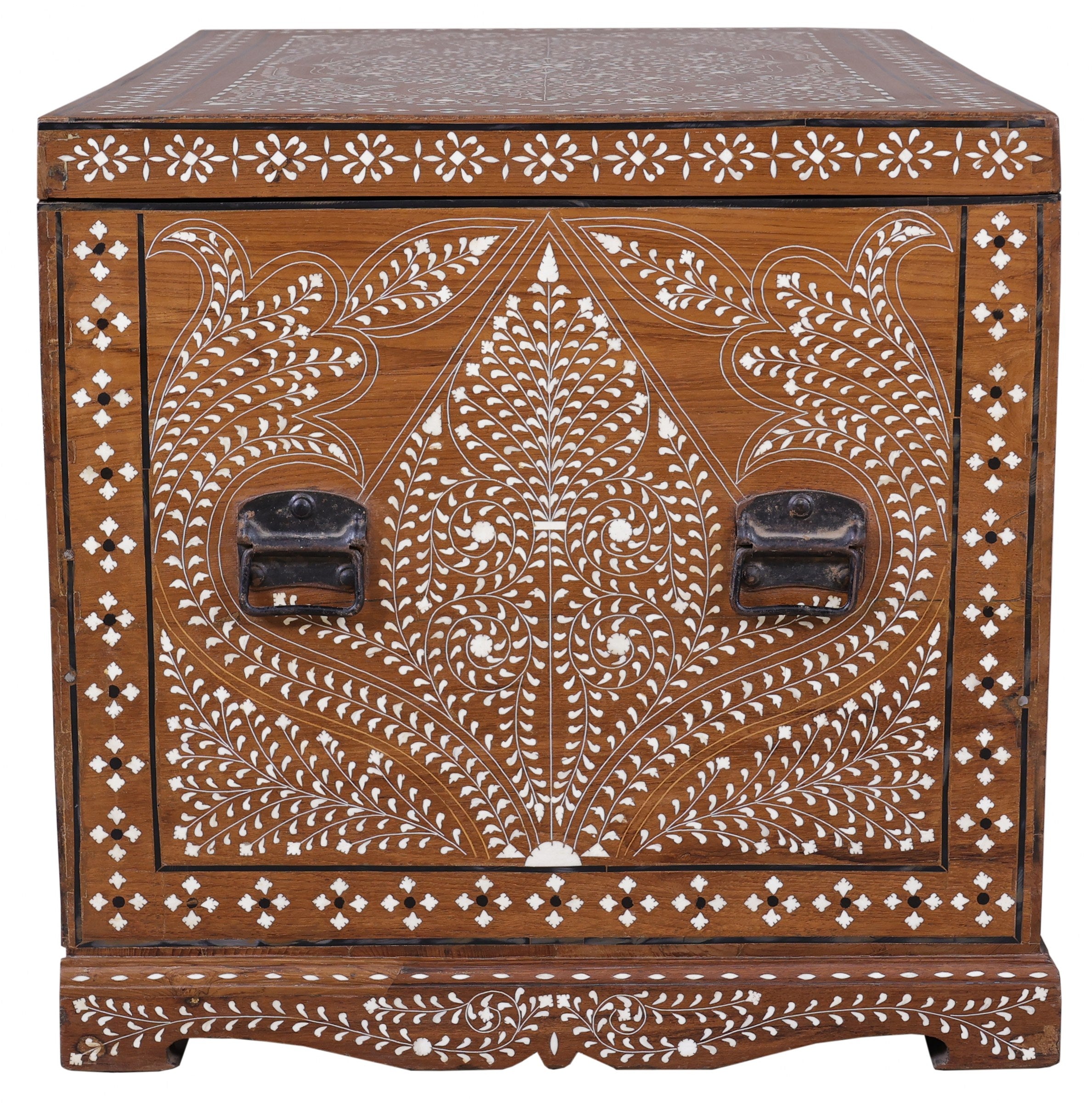 Tredgold Chest