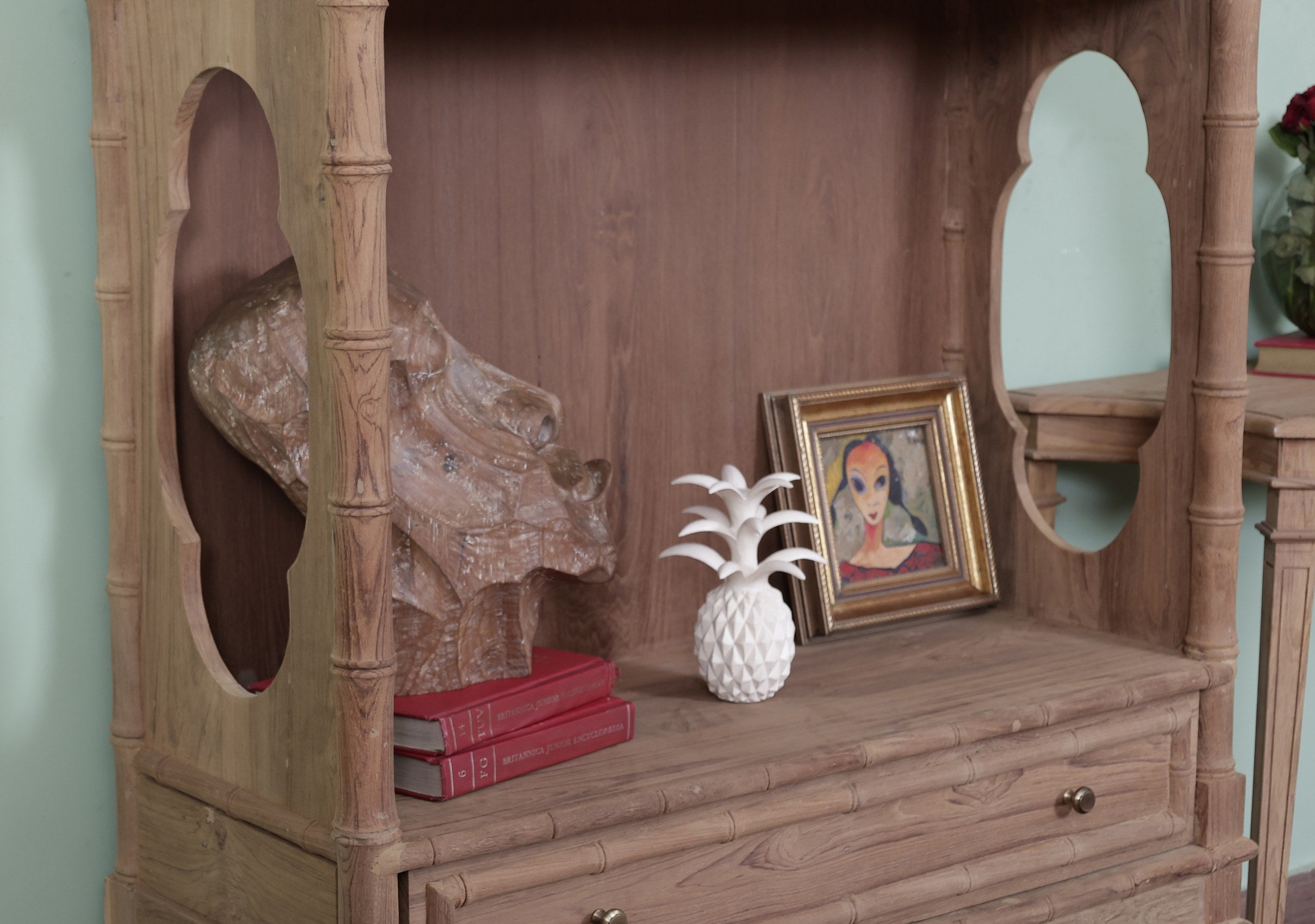 Finch Etagere