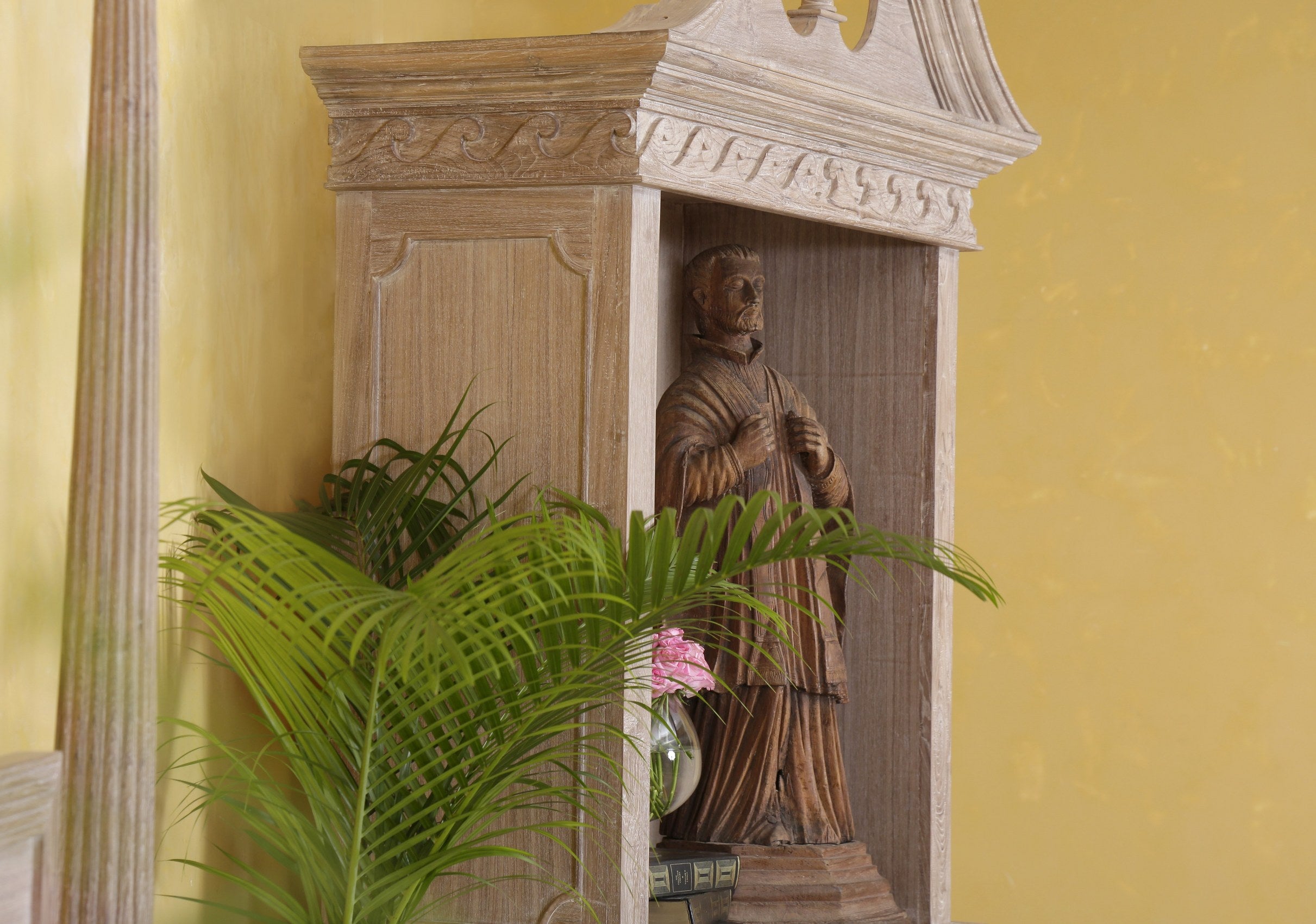 CocoCay Cabinet