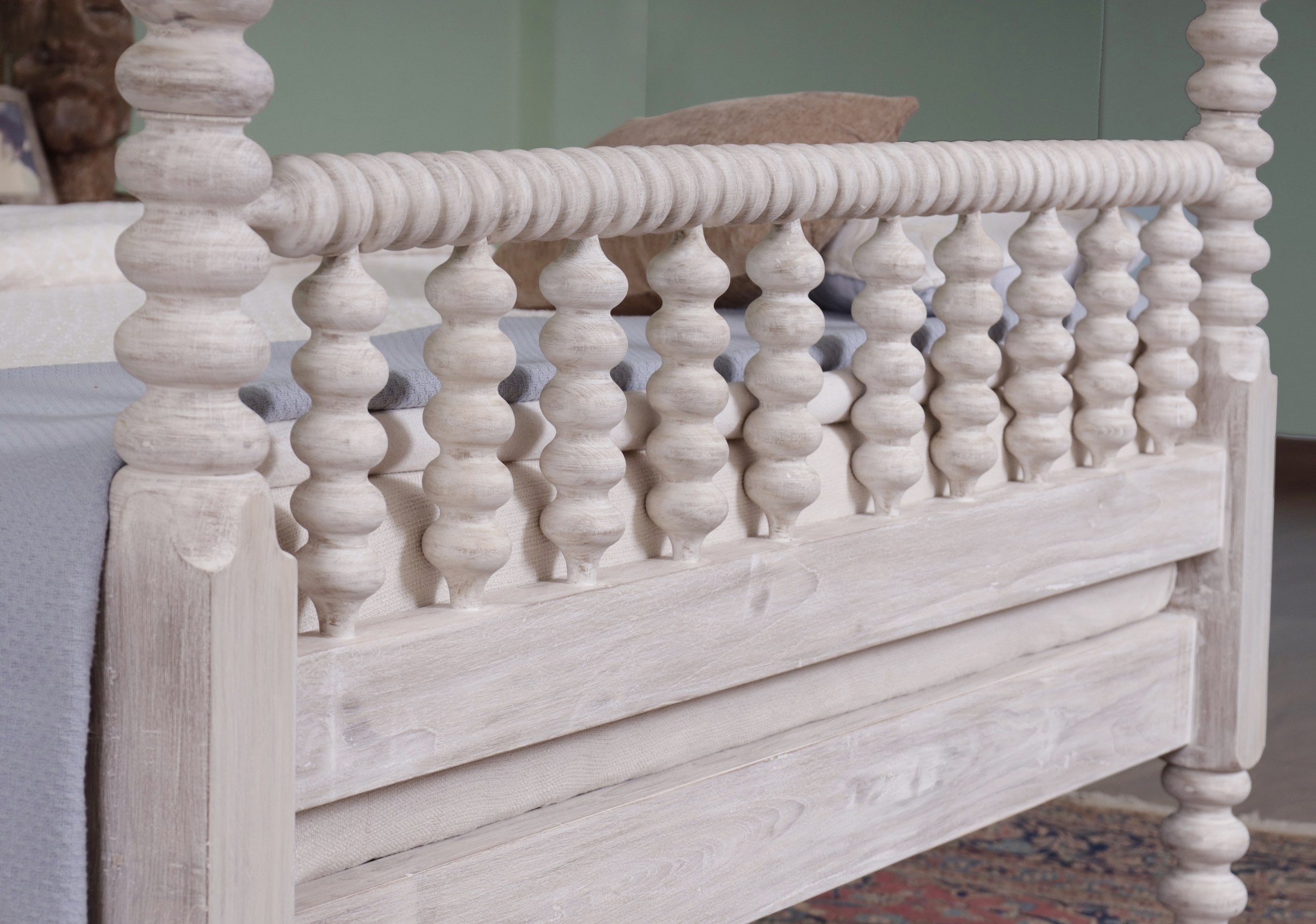 Normanby Poster Bed