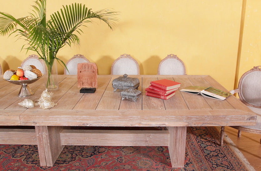 Ogio Dining Table