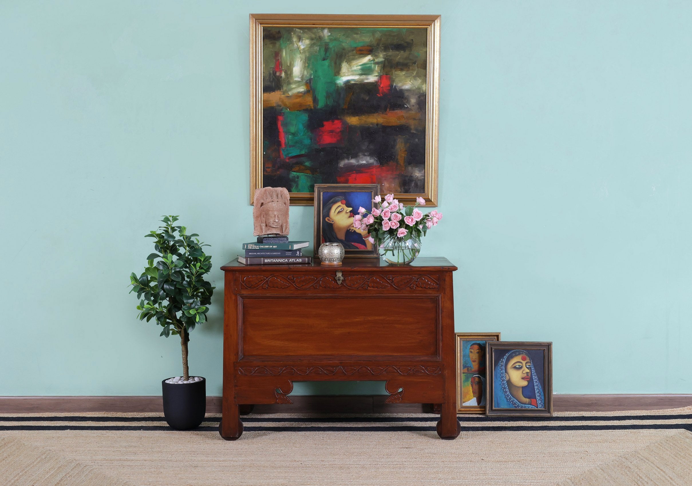 Stigand antique Chest