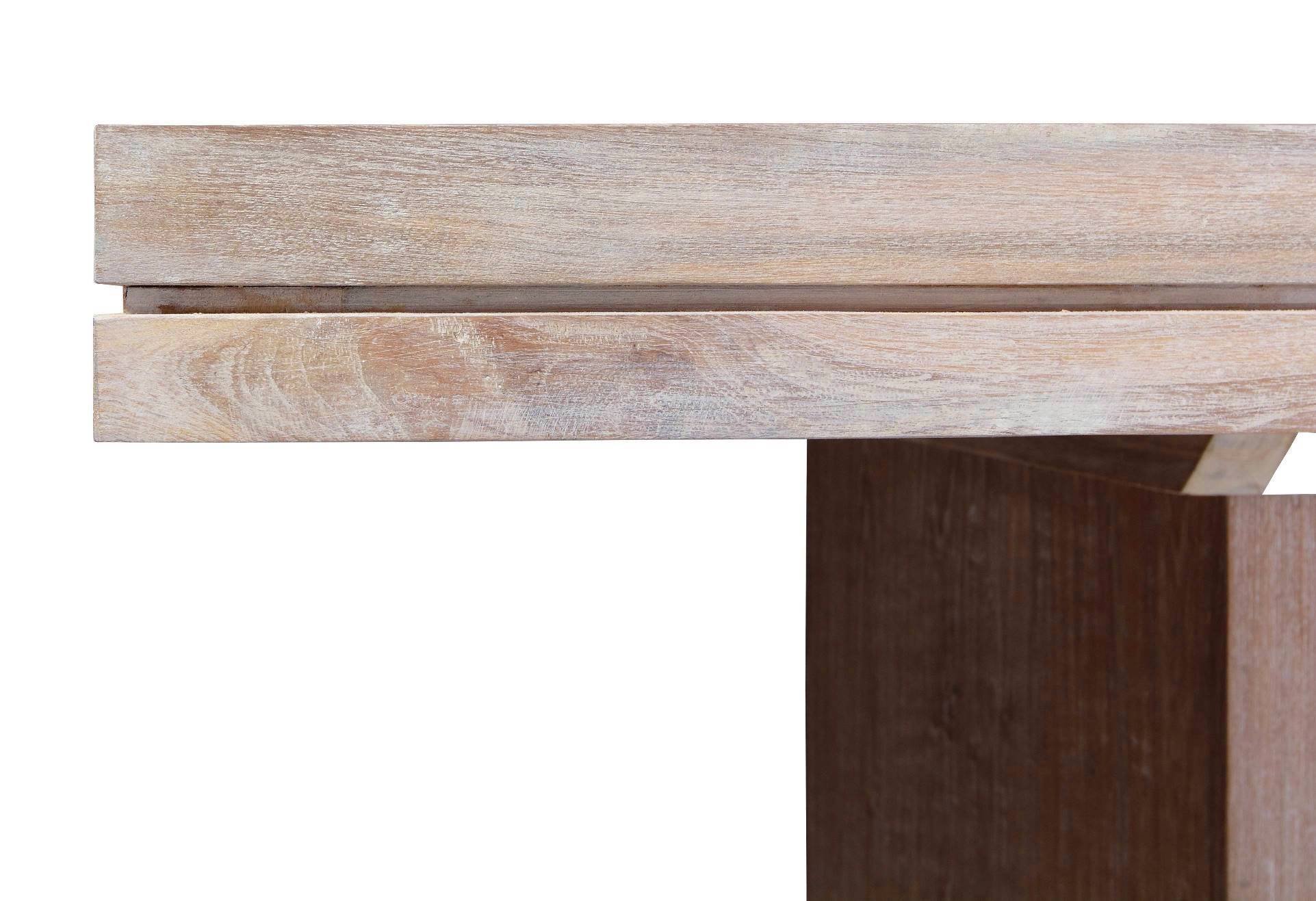 Ogio Dining Table