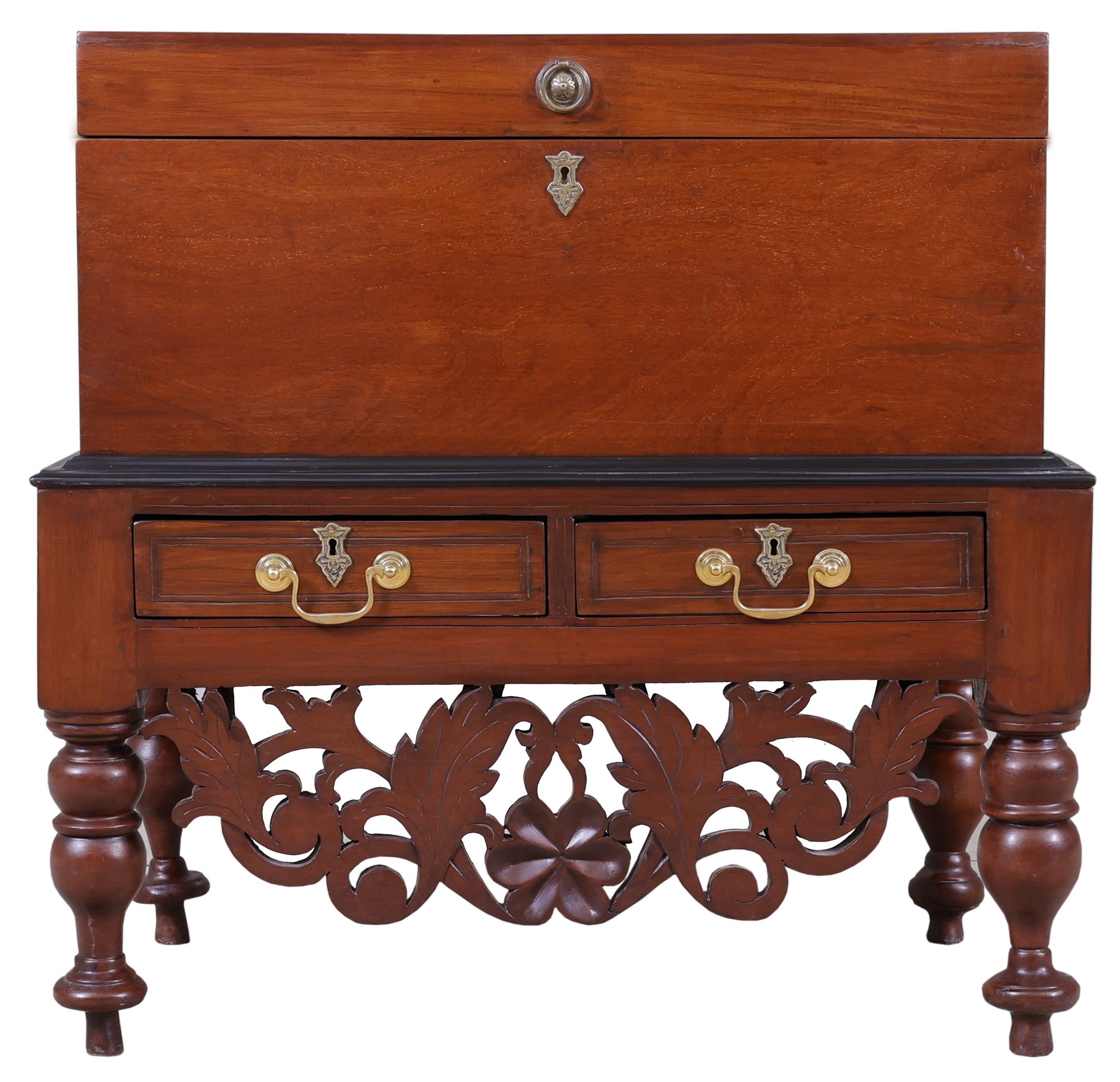 Brugel antique Chest
