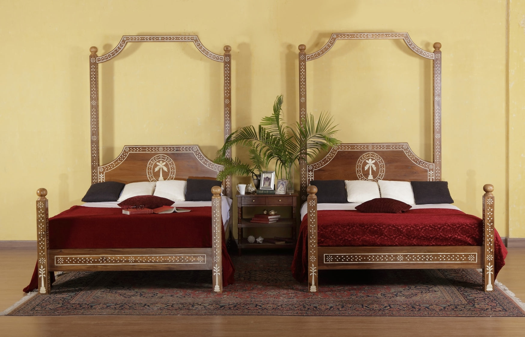Wilmot Inlaid Bed