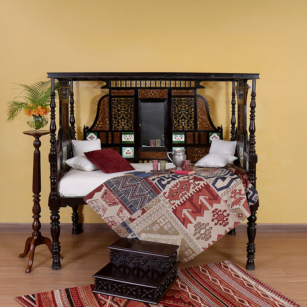 Greening Antique Day Bed