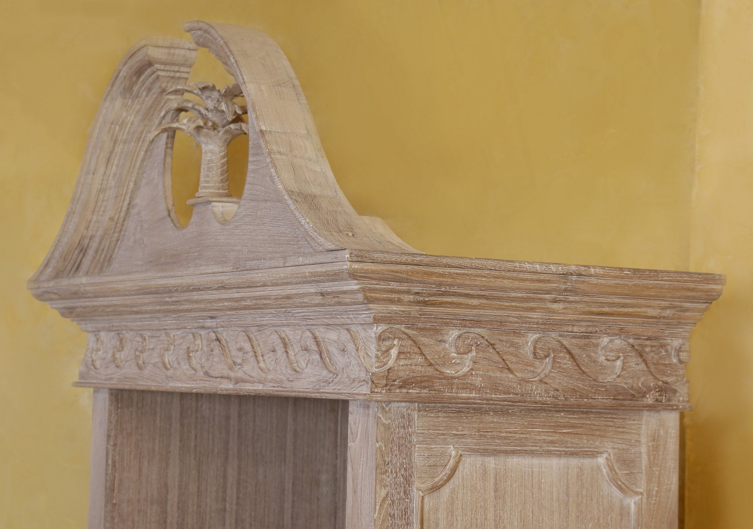 CocoCay Cabinet