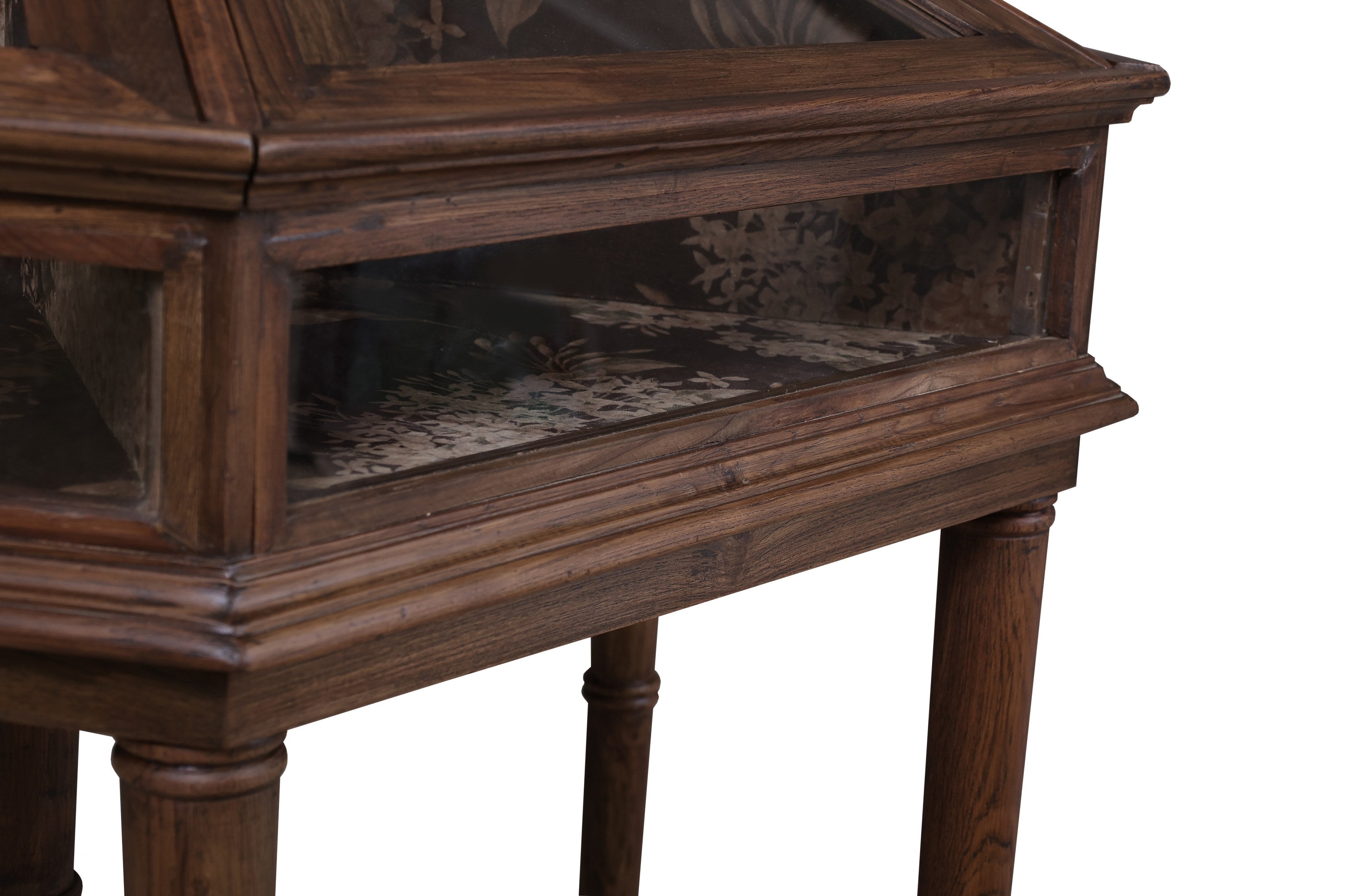 Harlan Hexagonal Showcase