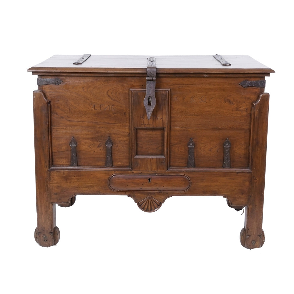 Brody Antique Chest