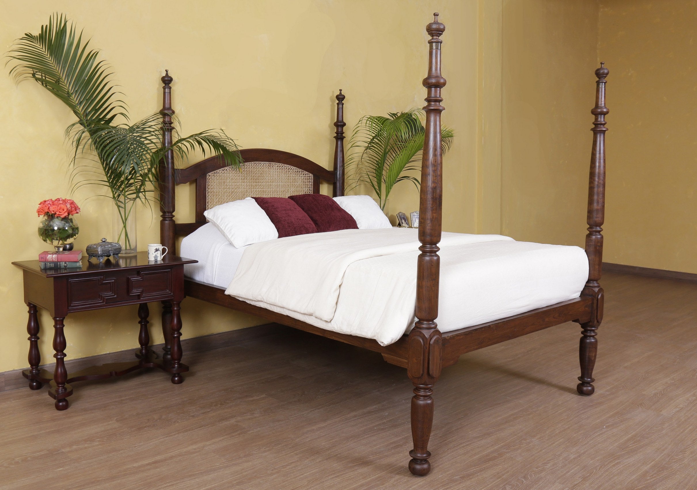 Niven Bedside Table