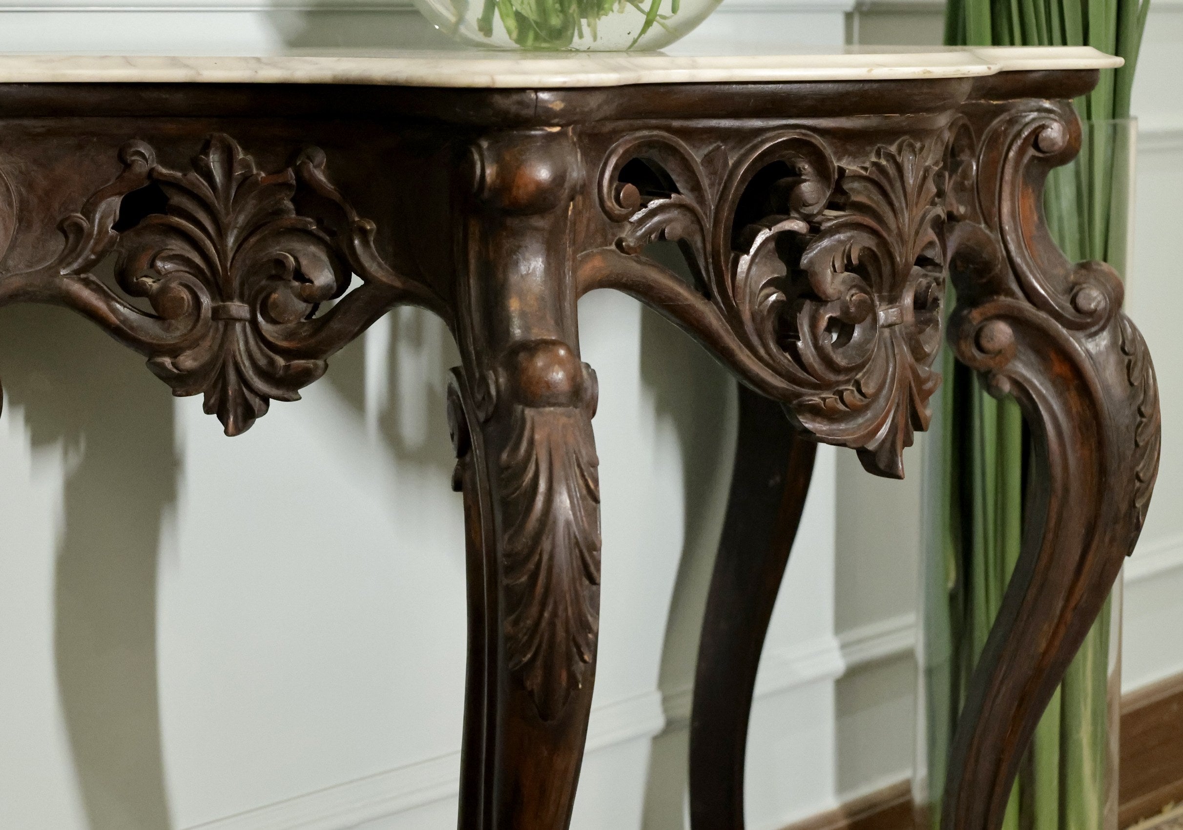 Conby Console Table