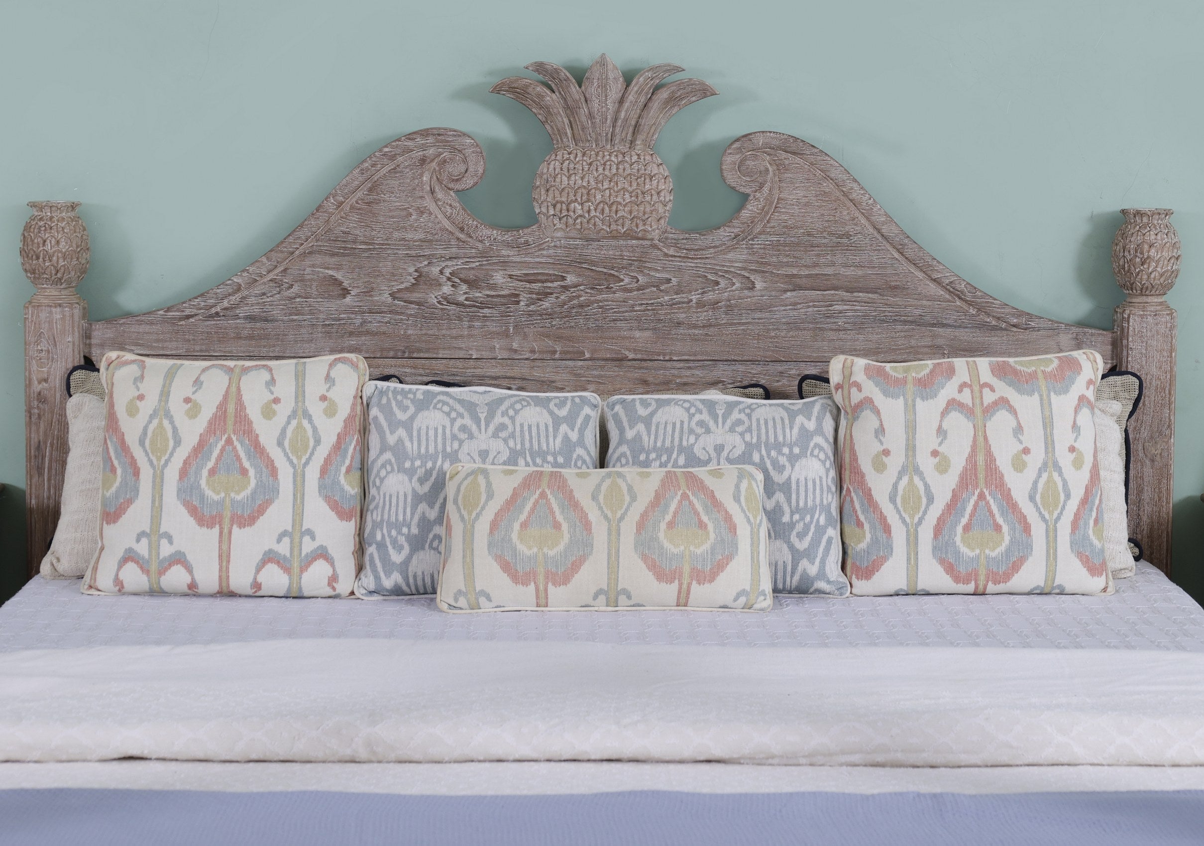 Thorseby Poster Bed