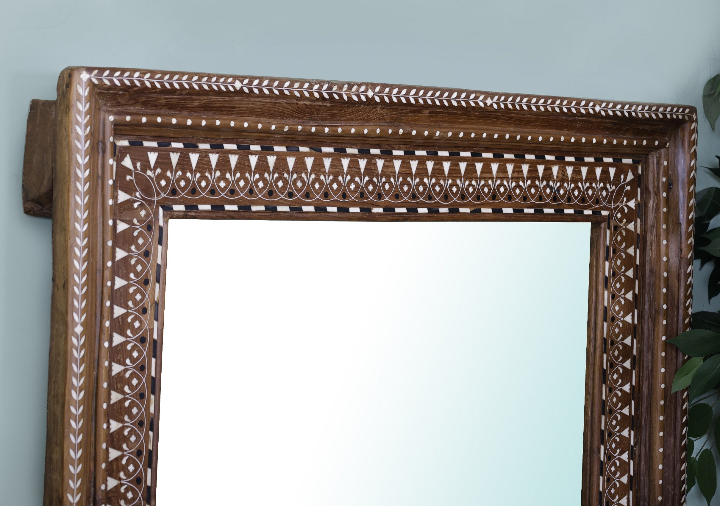 Raynor Mirror Frame