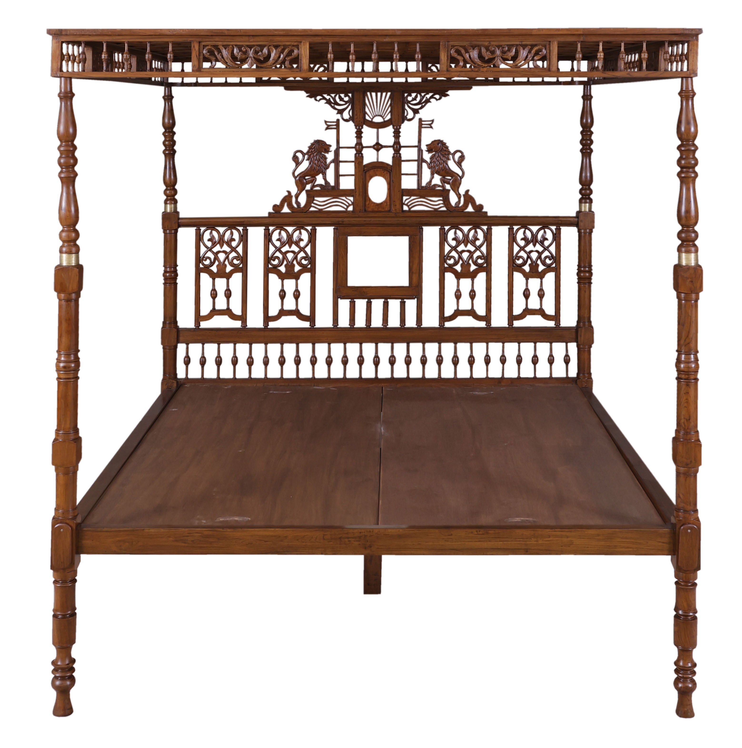 Lloyd antique Poster Bed